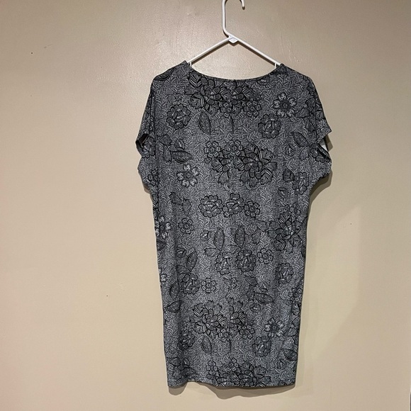 J Jill Wearever black & white pleated stretch rayon floral print v-neck dress SP - Picture 2 of 5